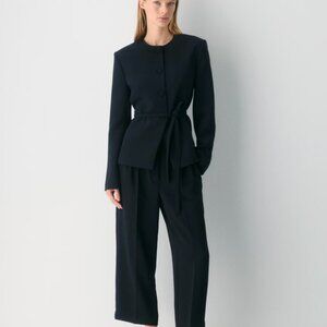 Aritzia Effortless Pants, Cropped, Black